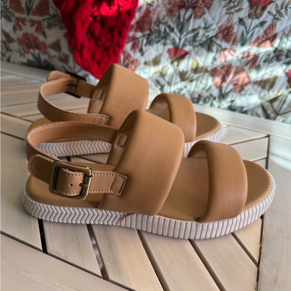 Woman’s Sorel Sandals Size 7.5